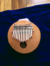 Cargar imagen en el visor de la galería, Kalimbas